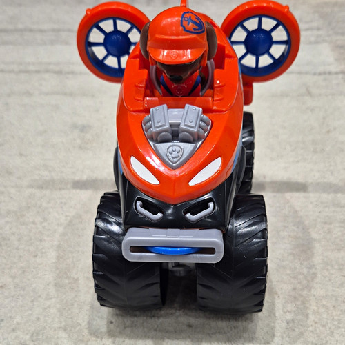 Paw patrol zuma action figure - paw,