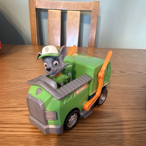 Nickelodeon paw patrol - paw, rocky